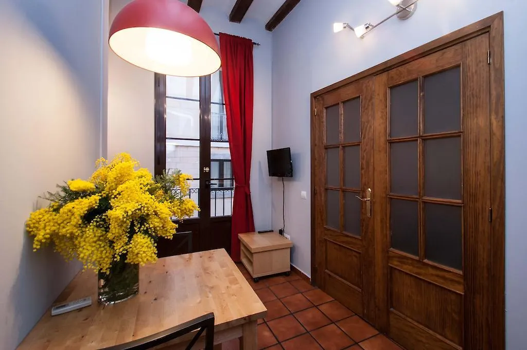 Plaza Real Apartments Барселона Отель